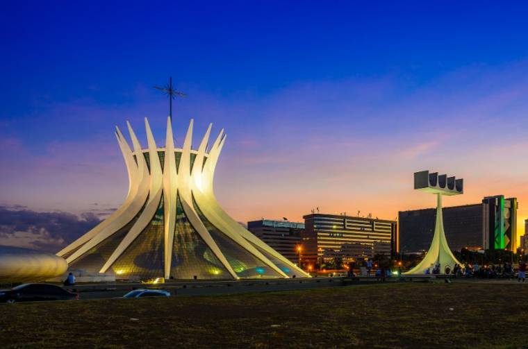 Catedral de Brasília ao entardecer
